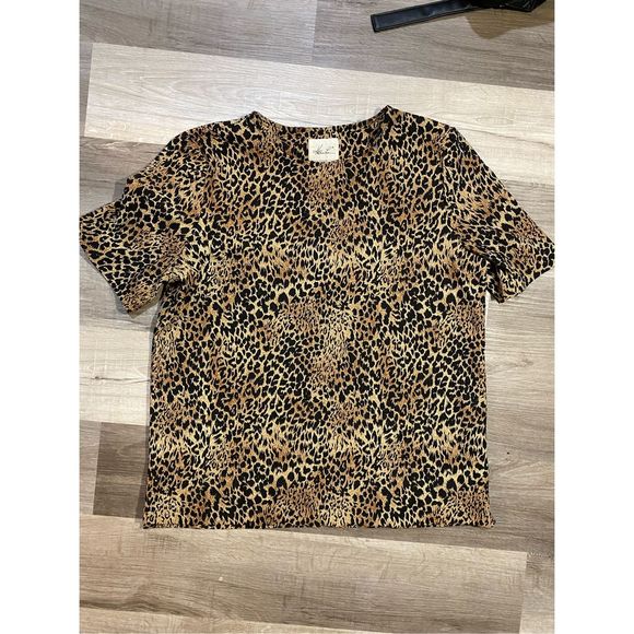 Kathie Lee Leopard Crinkle Short-Sleeve Blouse, Size Large - Picture 1 of 5